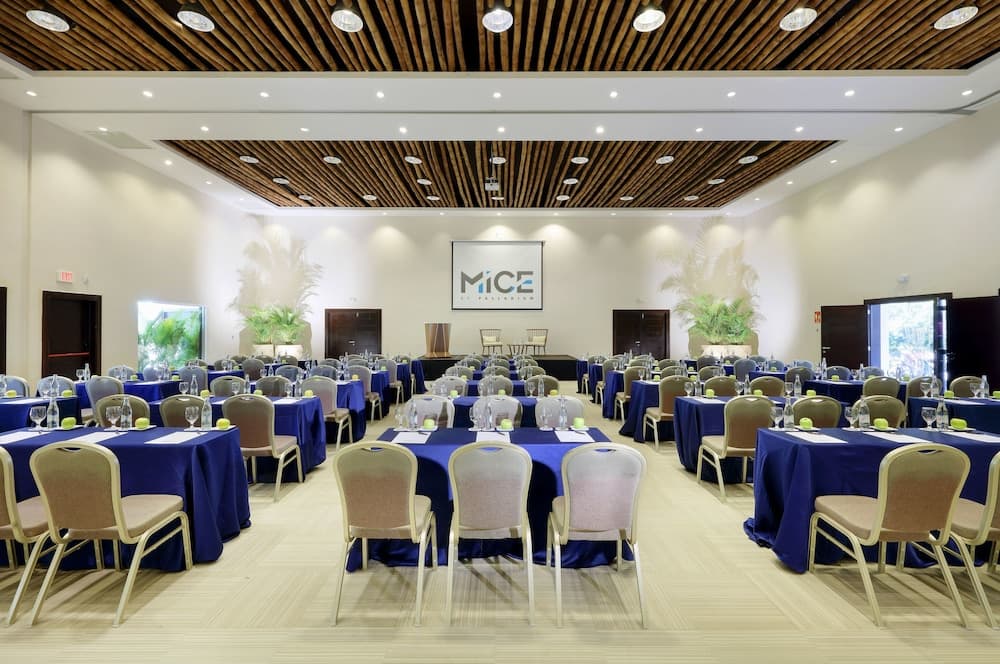 Grand Palladium Palace Resort Spa & Casino - All Inclusive — 6