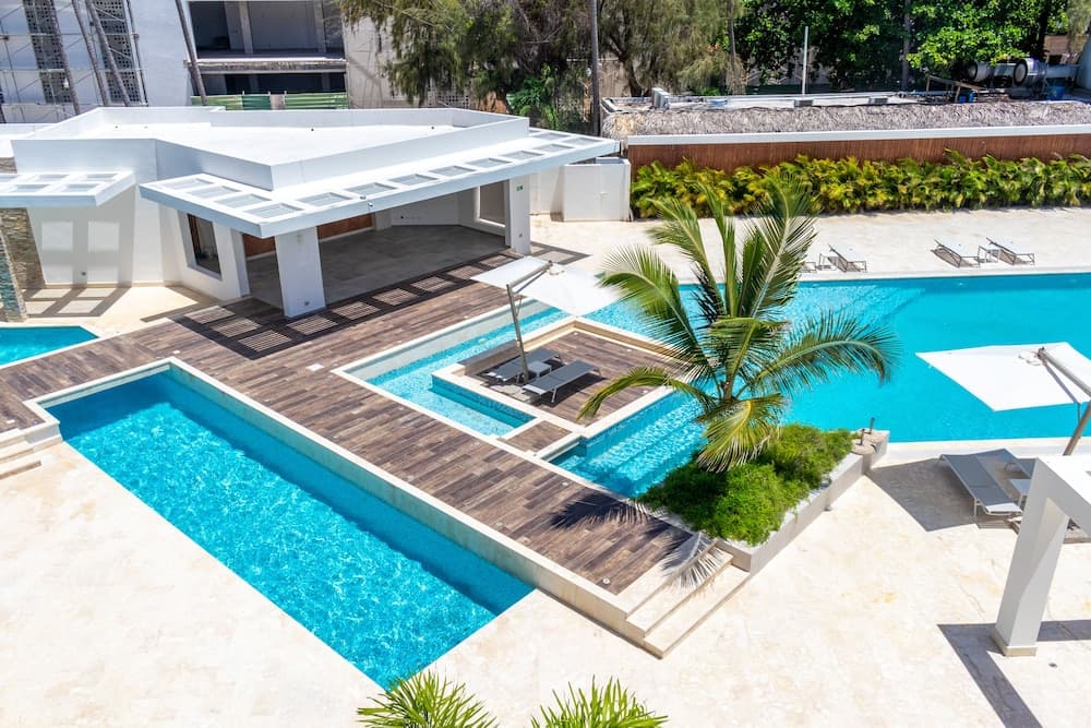 Family Getaway Apartment - On The Beach — 18