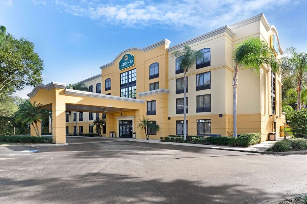 La Quinta Inn & Suites by Wyndham Tampa North I-75 — 14