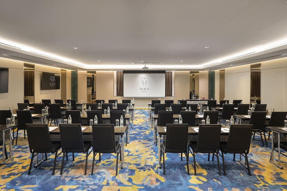 Aira Hotel Bangkok — 28