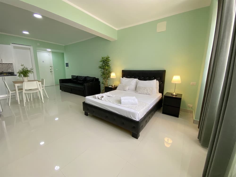 Aventura Deluxe Suites Rooftop Pool — 4