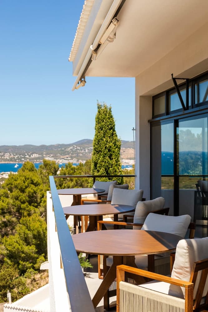 Victoria Sunset Suites Hotel — 3