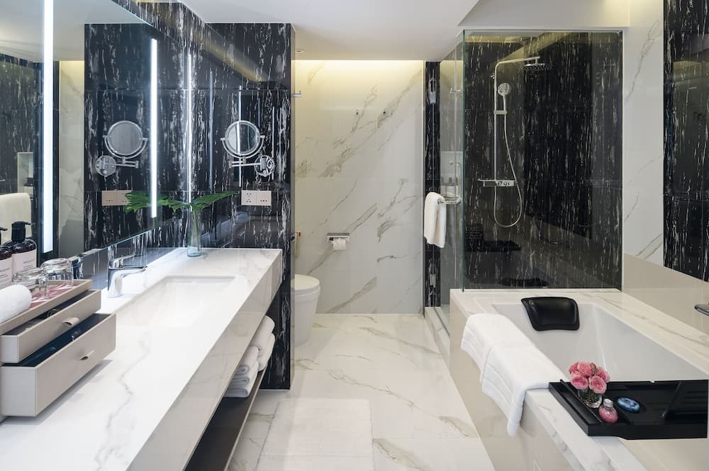 Pathumwan Princess Hotel — 21