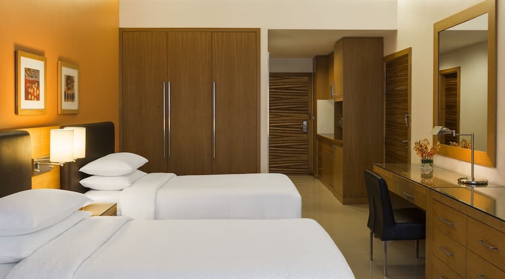 Four Points by Sheraton Bur Dubai — 15