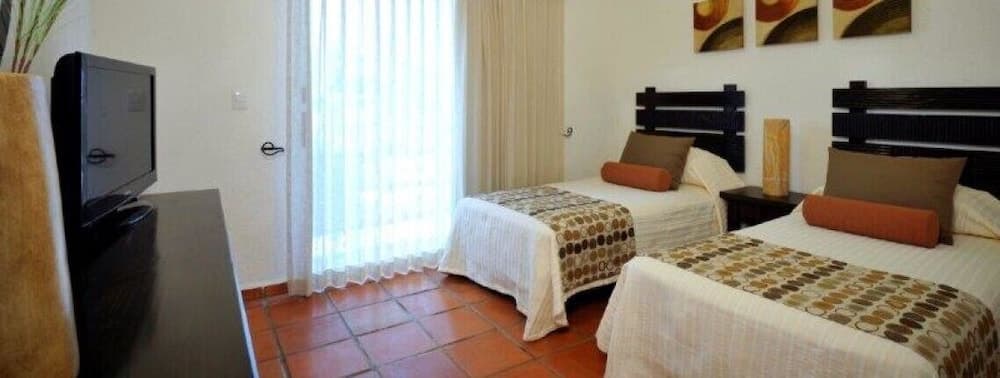 Las Palmas Condominio — 12
