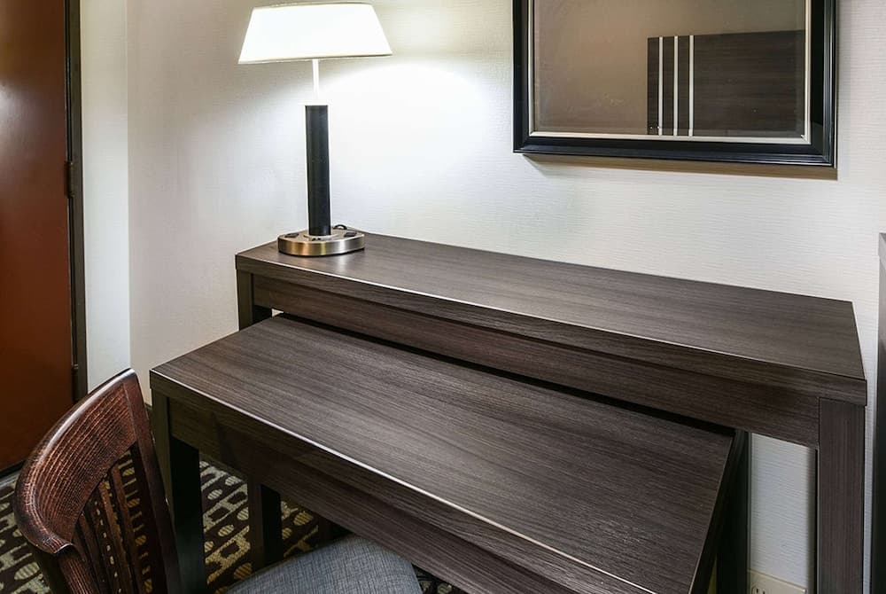 Travelodge by Wyndham Commerce Los Angeles Area — 12