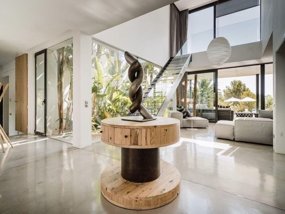 Modern Villa With Minimalistic Decor — 30