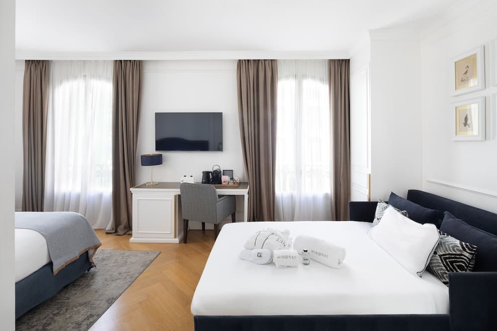 Hotel Midmost by Majestic Hotel Group — 2