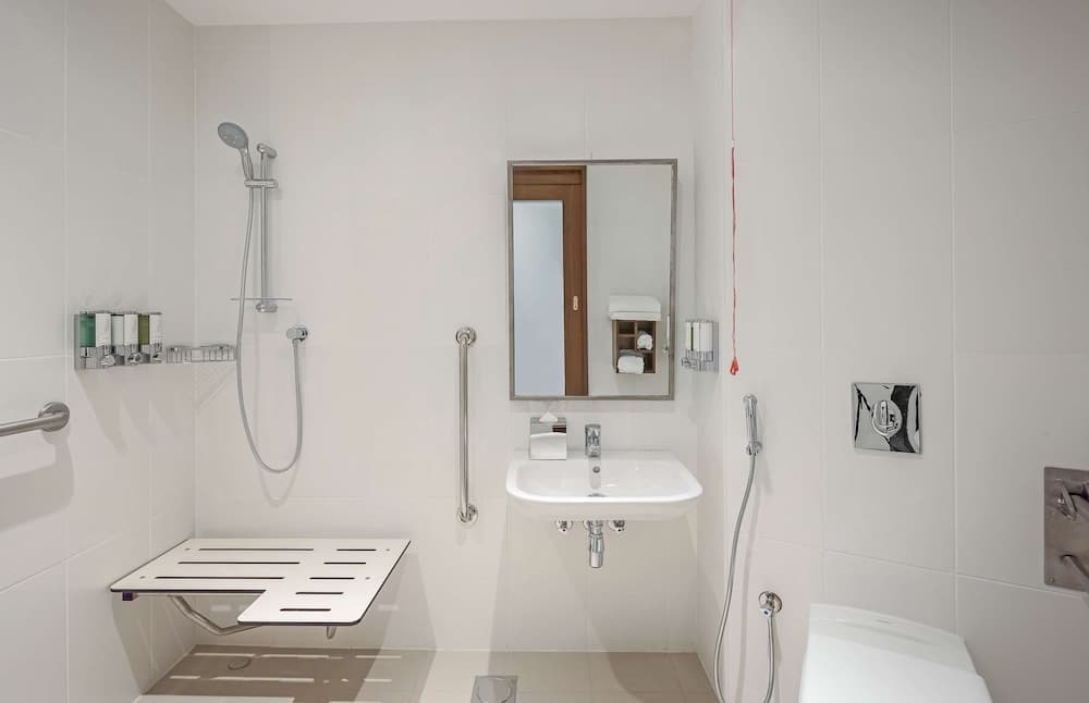 Hampton by Hilton Dubái Al Barsha — 11