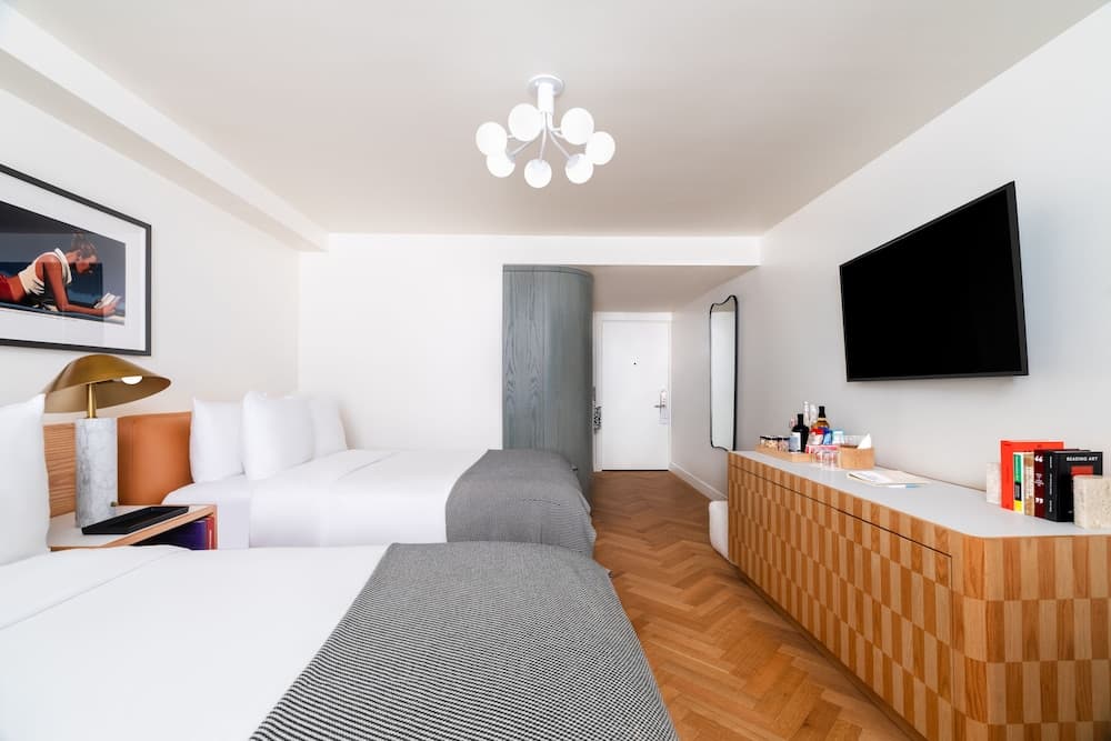 Short Stories Hotel — 10