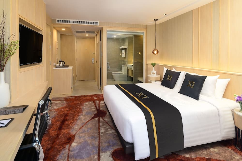 Eleven Hotel Bangkok — 11