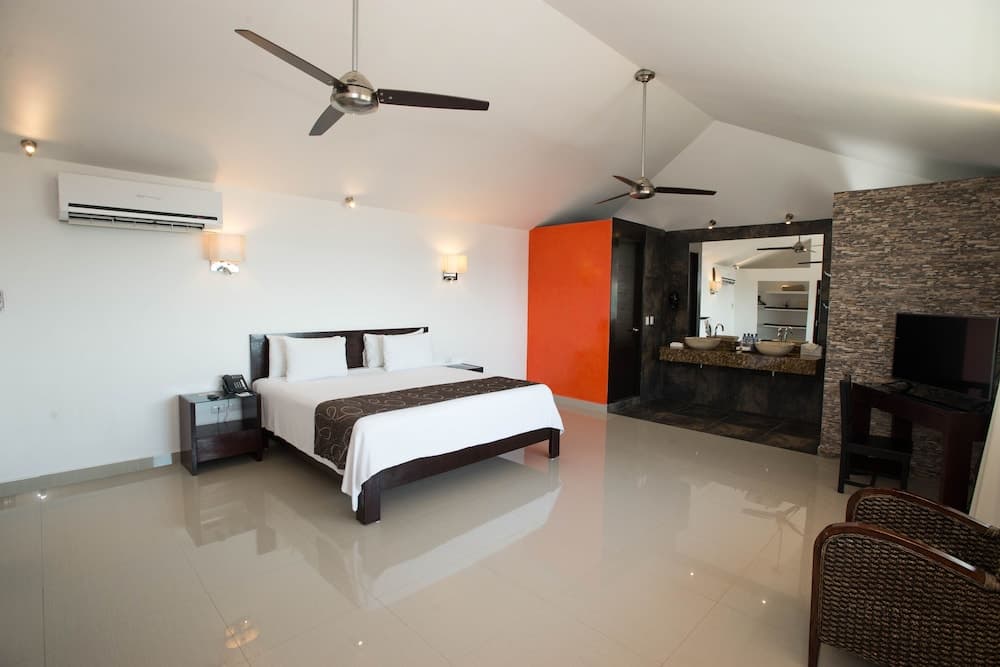 Illusion Boutique Hotel — 12