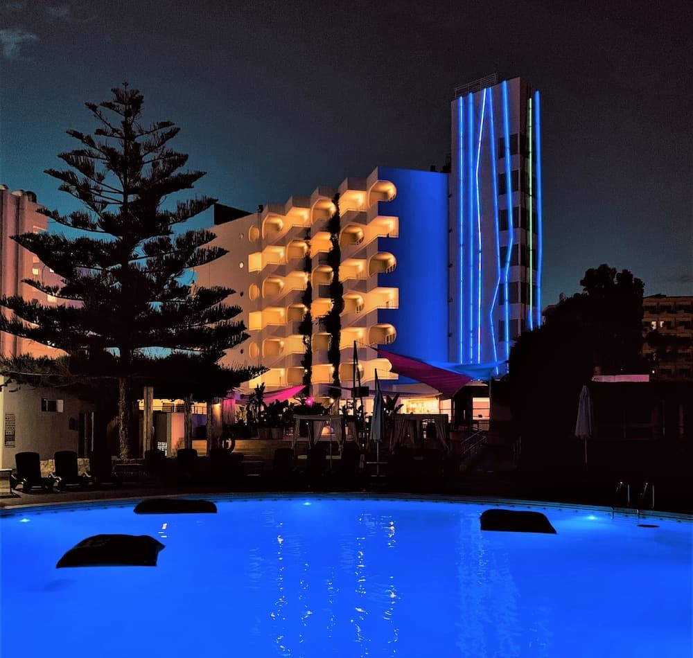 BG Hotel Pamplona — 1