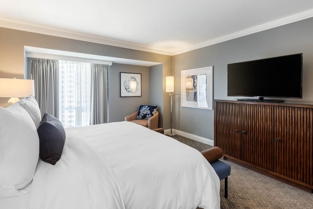Omni Los Angeles Hotel at California Plaza — 28