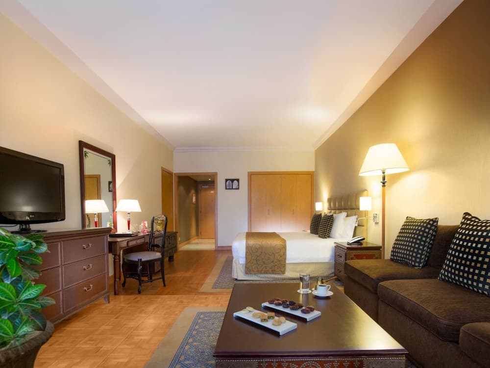 Suites Plaza Millennium Downtown — 12
