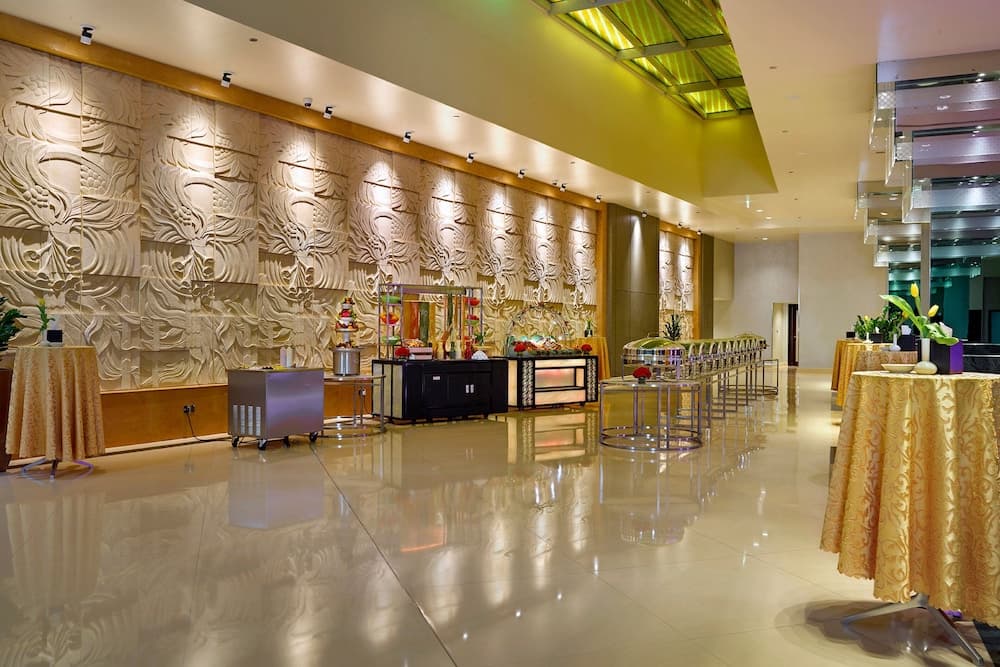 Millennium Airport Hotel Dubai — 20