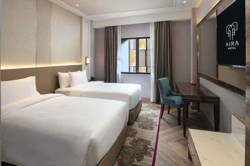 Aira Hotel Bangkok — 12