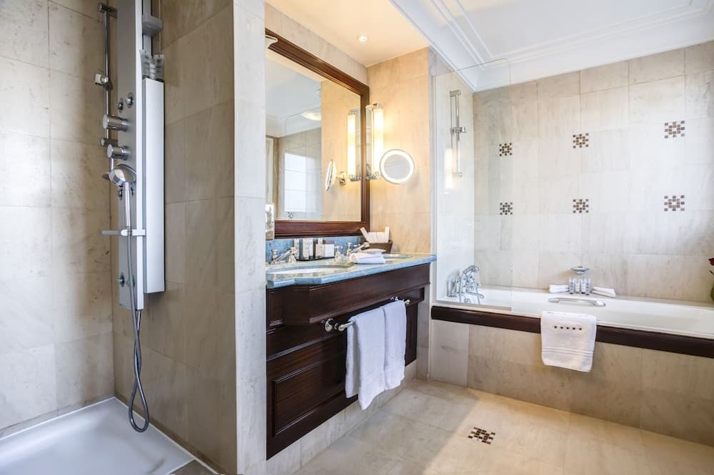 Hôtel Pont Royal — 6