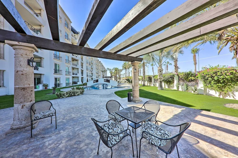 Walk to Beach: Modern Cabo Condo w/ Balcony! — 6
