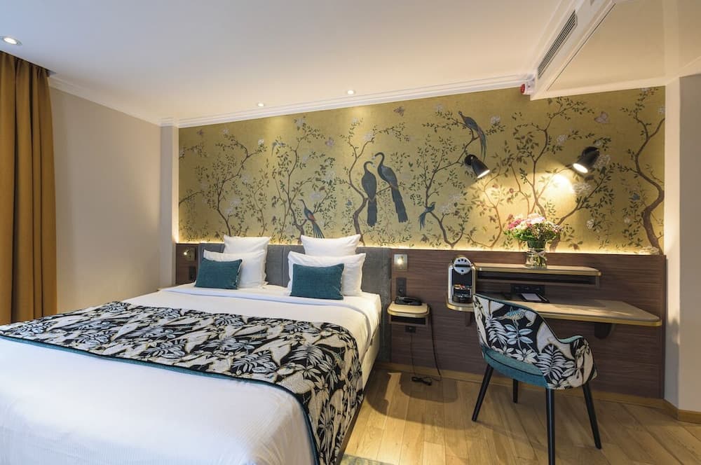 Hôtel Tourisme Avenue — 24