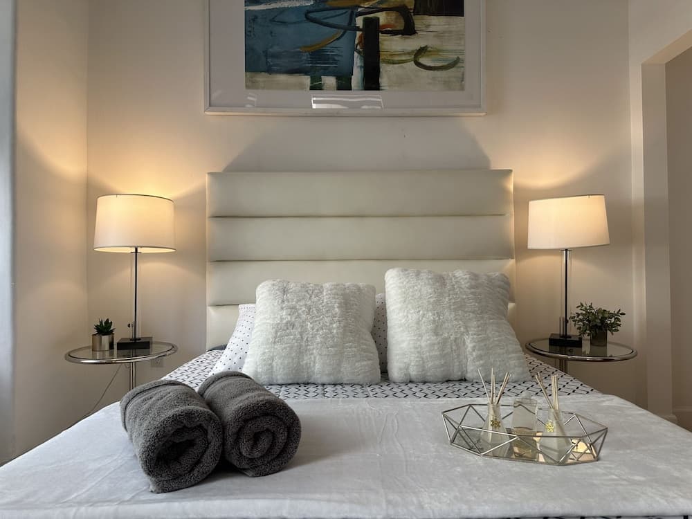 Oneluxstay At HWH LA Downtown — 3