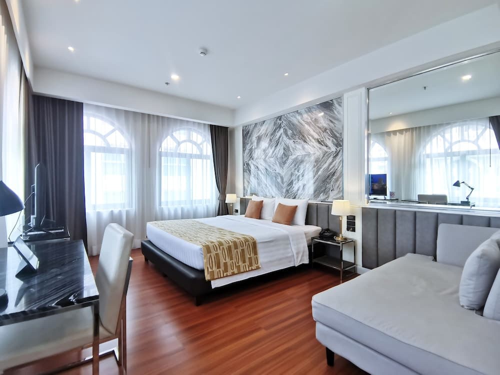 El Hotel y Residencia Bless — 24