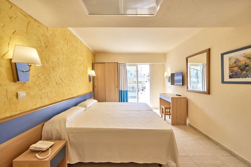 AHOI! Urban Beach Hotel — 9