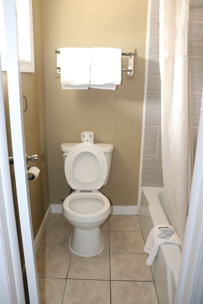 Deluxe Inn Miami, OK — 7