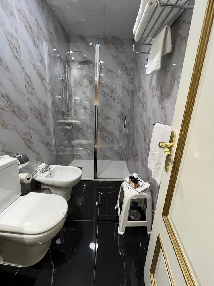Hotel Boutique Adriano Sevilla — 28