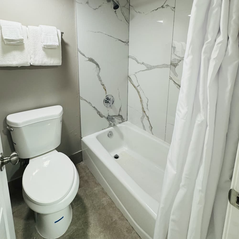 Red Roof Inn Miami, AZ — 22