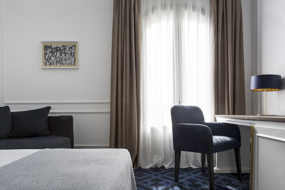 Hotel Midmost by Majestic Hotel Group — 26
