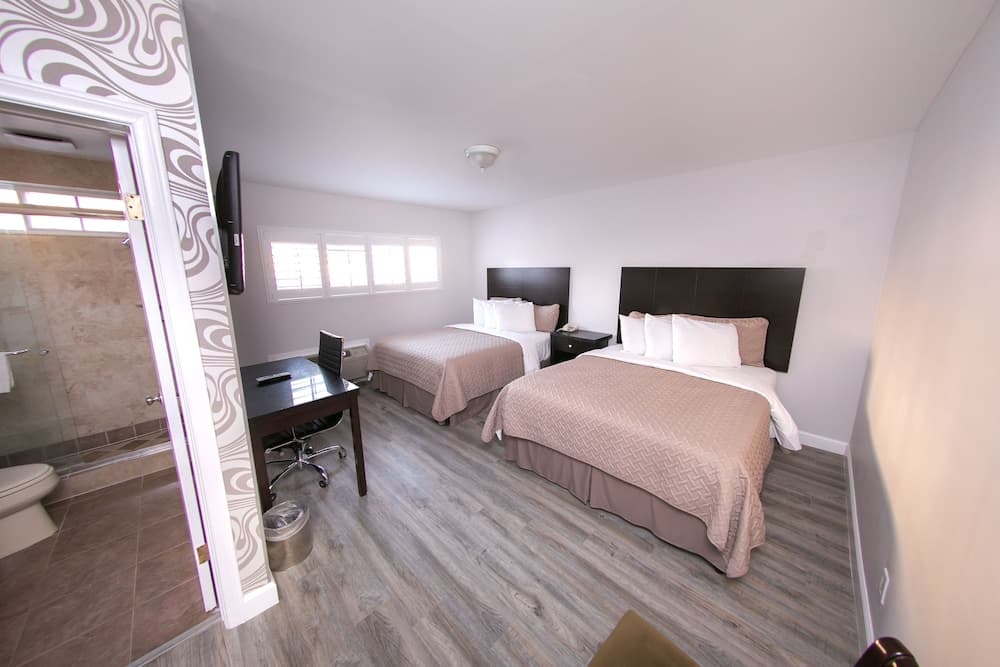 Metropolitan Inn & Suites — 8