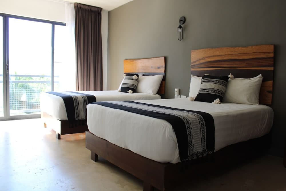 Hotel52 — 23
