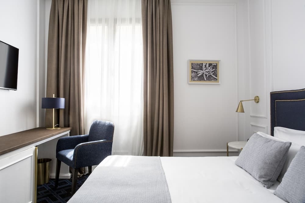 Hotel Midmost by Majestic Hotel Group — 17