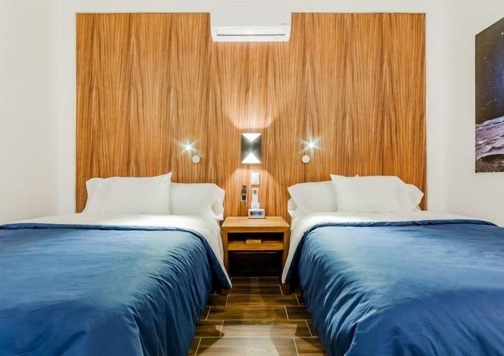 Sky Inn Cancún — 5