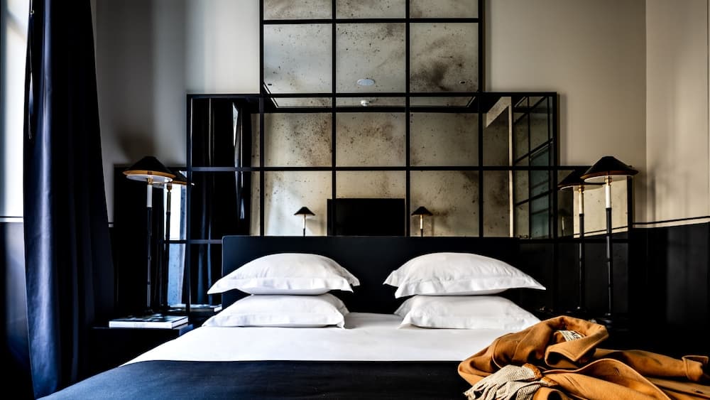 Monsieur George Hotel & Spa – Champs Elysées — 18
