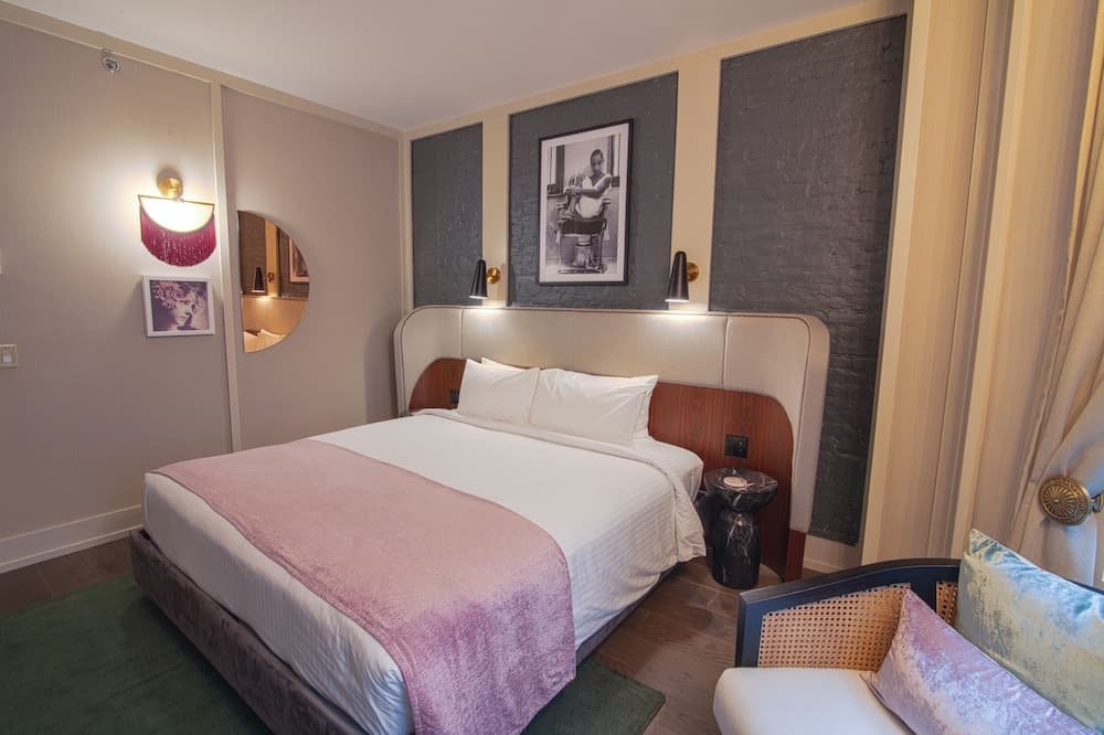 The Evelyn Hotel — 8