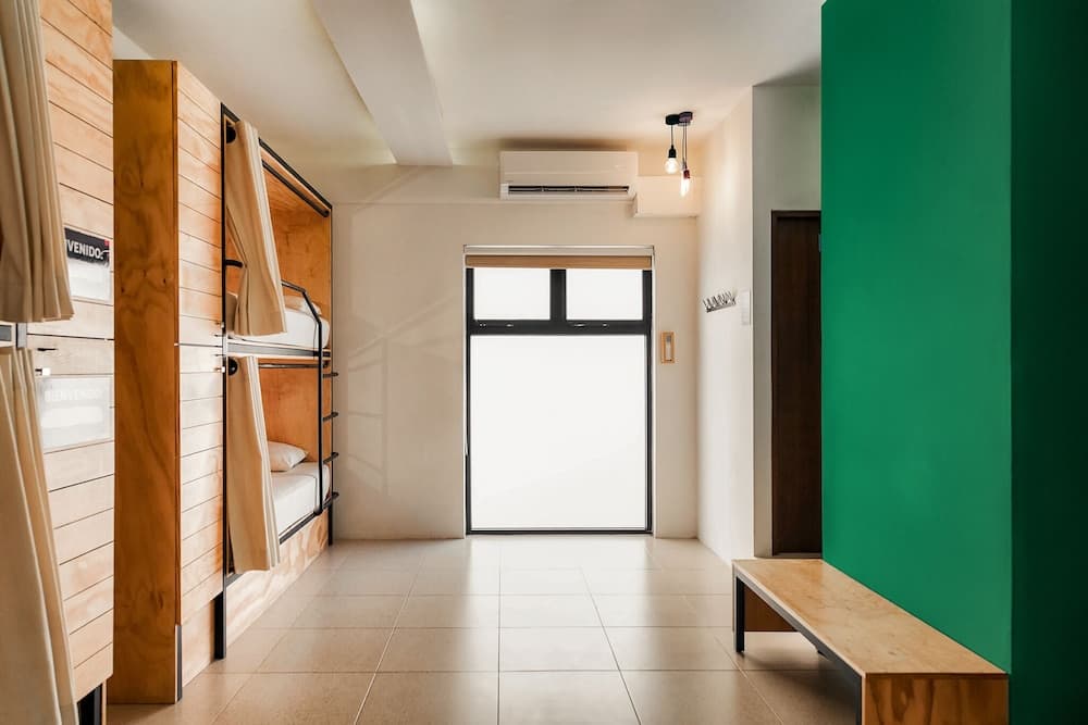 Nomaden Hotel, Hostel & Dachpool — 7