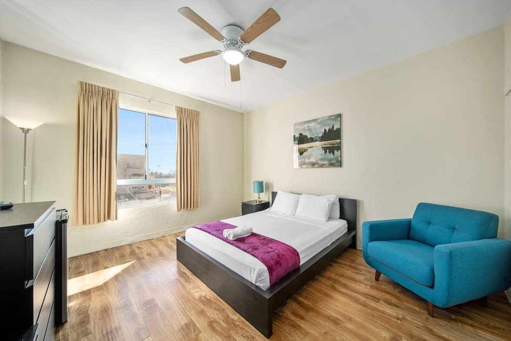 Samesun Hollywood - Hostel — 1