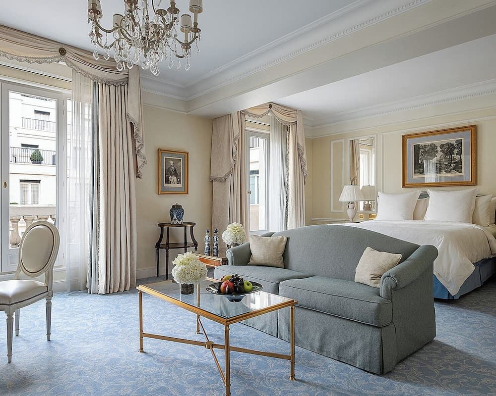 Four Seasons Hotel George V — 4