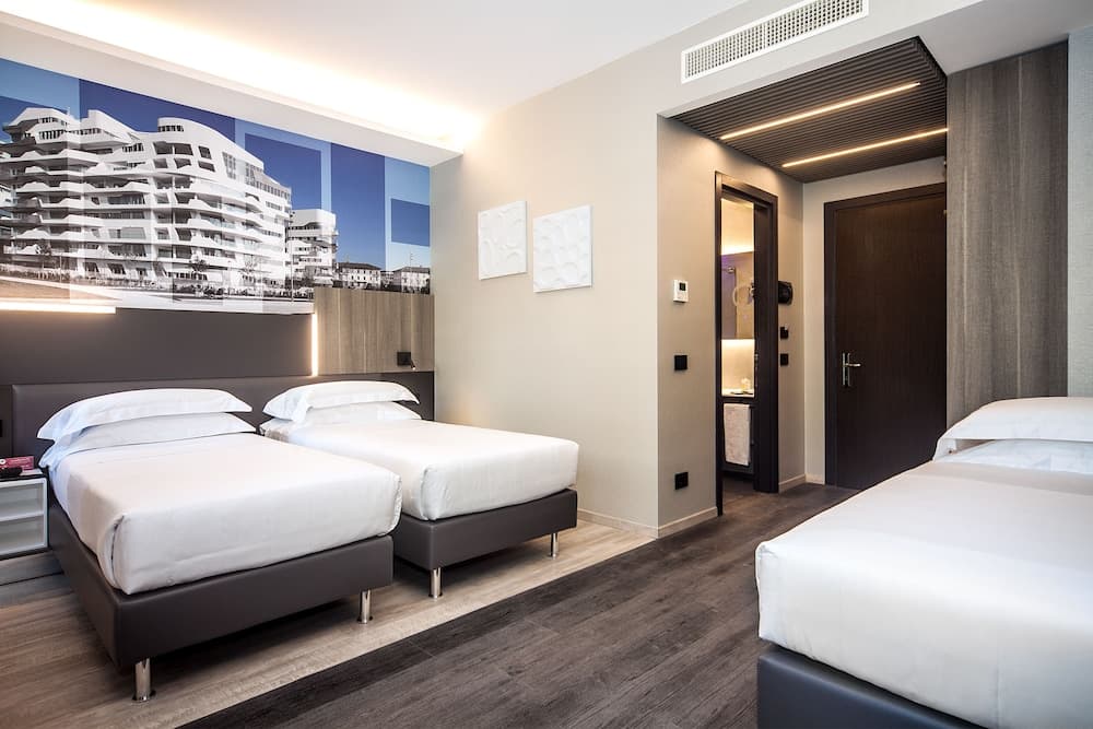 iQ Hotel Milano — 14