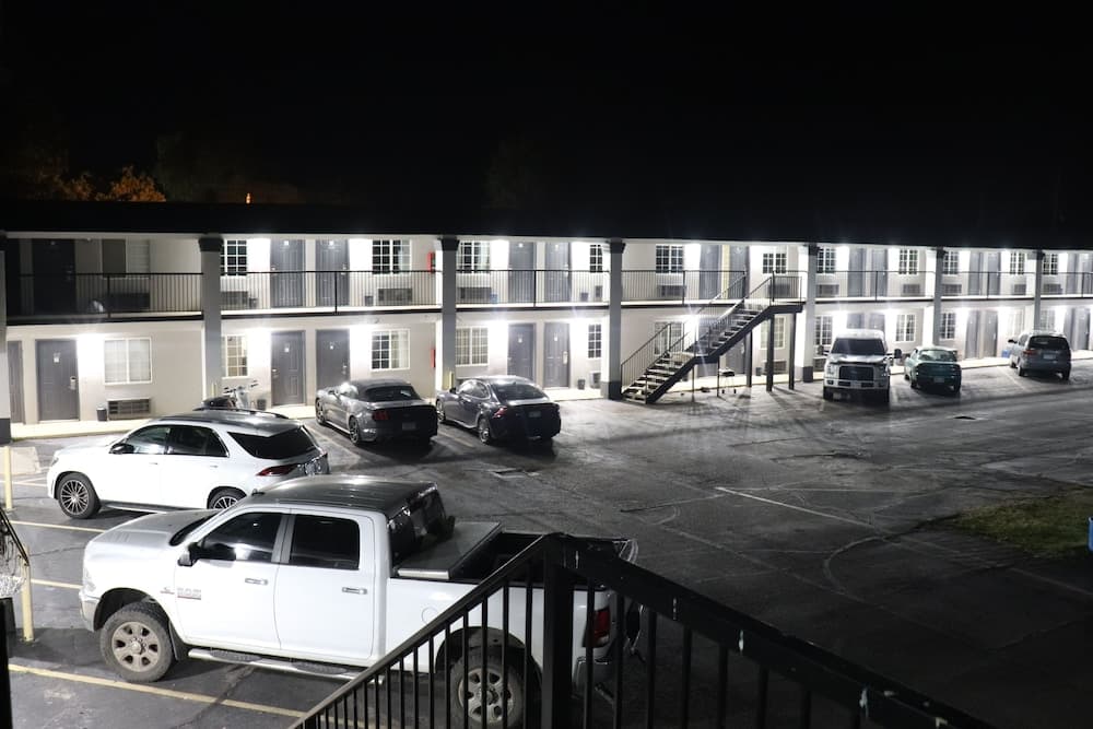Deluxe Inn Miami, OK — 6