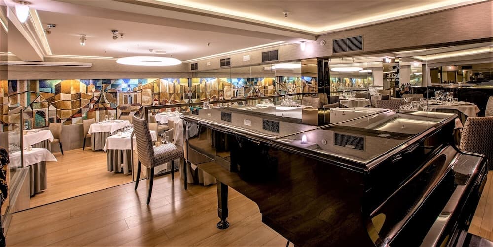 Hotel Meninas — 13