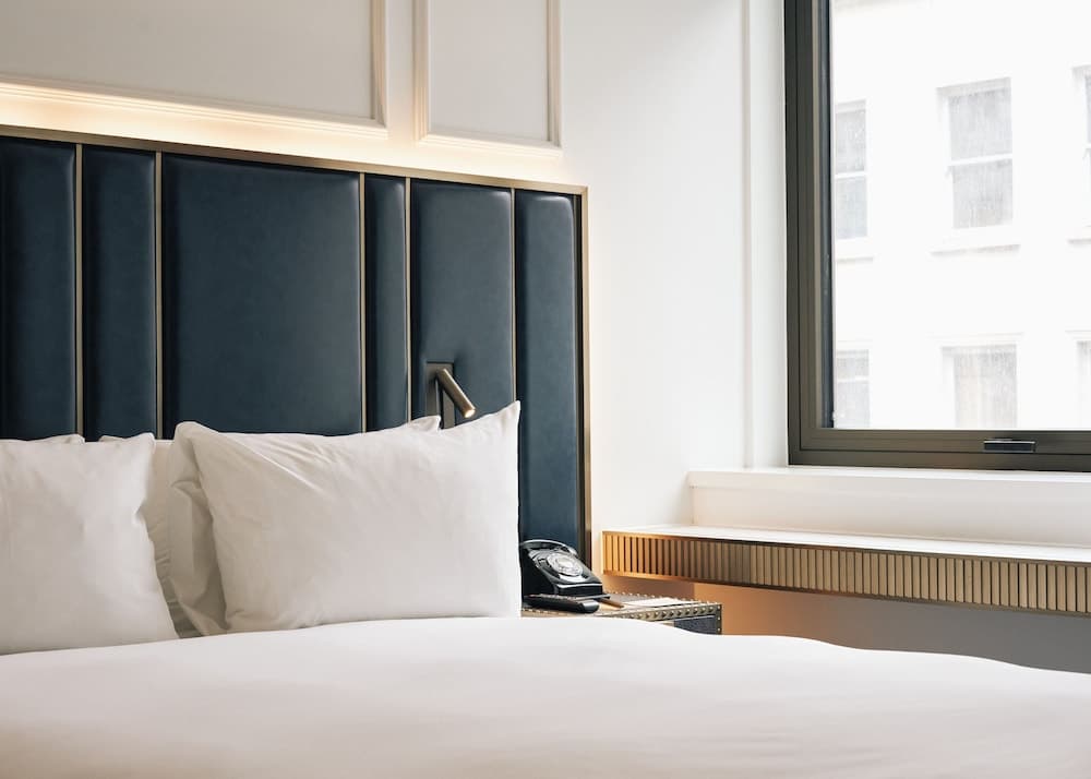 Page8, Seite Hotels — 28