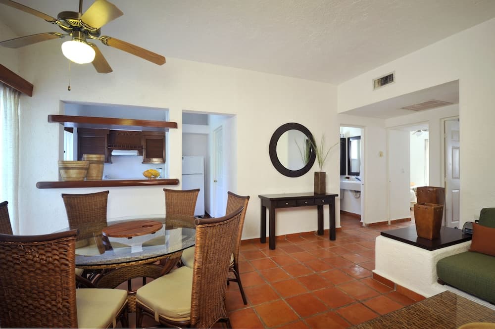 Las Palmas Condominio — 15