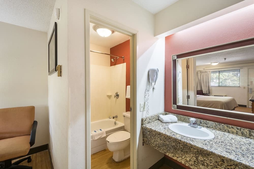 Rodeway Inn Tampa vicino a Busch Gardens - USF — 21