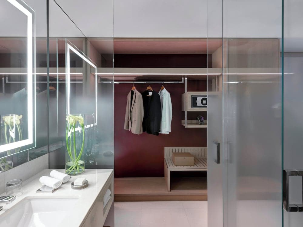 Four Seasons Hotel Dubai International Financial Centre — 16