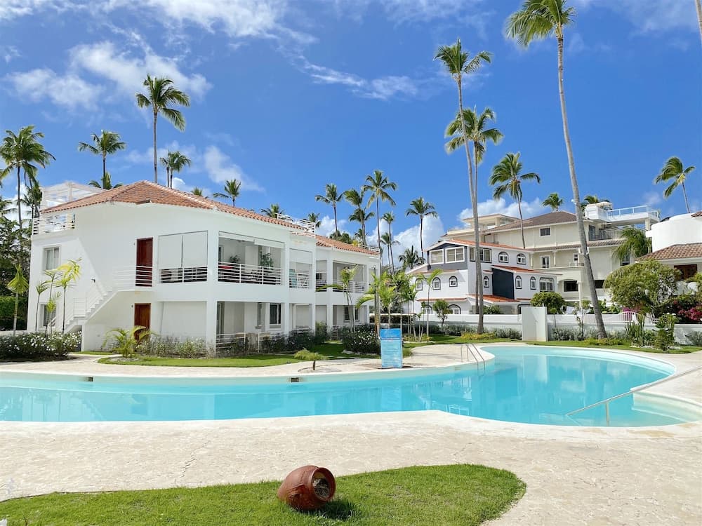 Las Terrazas VIP Pool Beach Club & Spa — 1