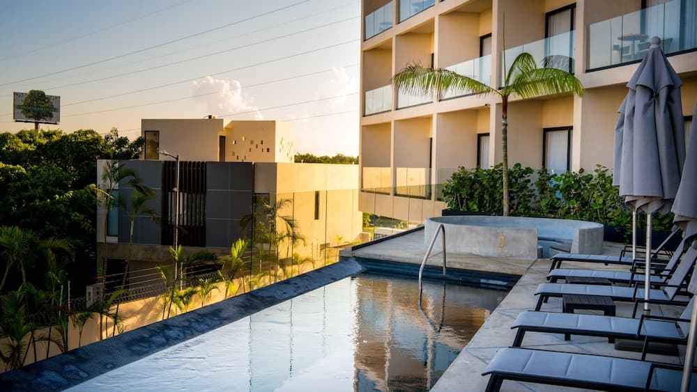 Colmena Cancún — 16