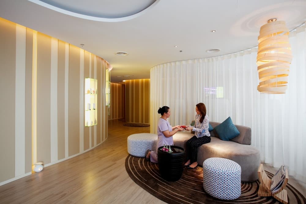 Centara Watergate Pavilion Hotel Bangkok — 20